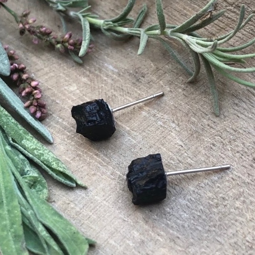🆕 New Raw Black Tourmaline Crystal Stud Gemstone Earrings